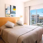 카프리초 4*